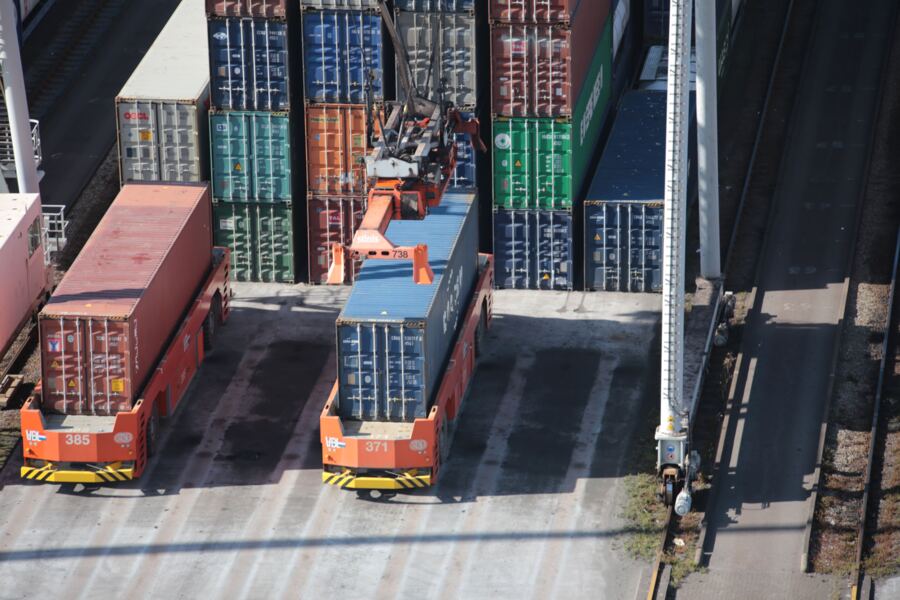 technology in Rotterdam harbor